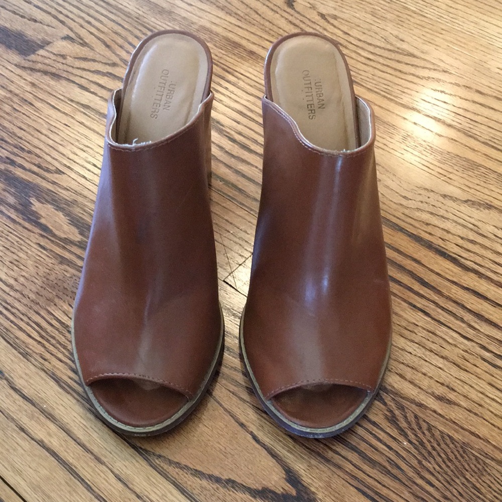 UO Camel colored leather mules